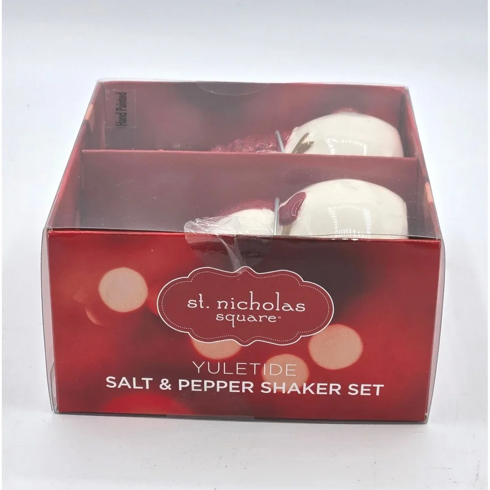 St. Nicholas Square Yuletide Snowman‎ Salt & Pepper Shaker Set
